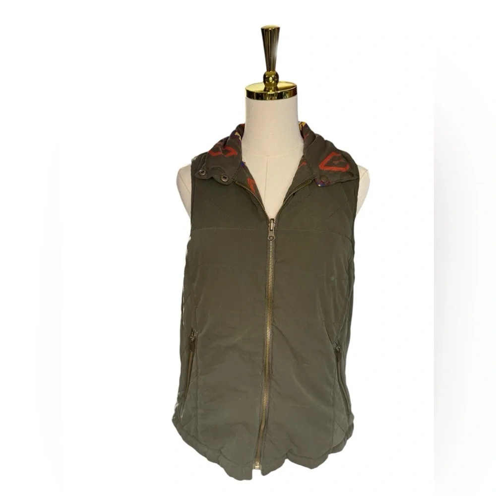 Takara Olive Green Aztec Quilted Vest Reversible with Zipper Pockets Size M